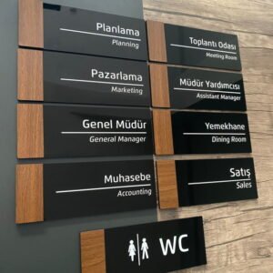 Kapı tabelası profesyonel yönlendirme çözümü.