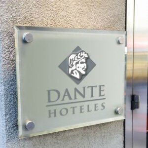 Buzlu Cam Otel Kapı Tabelası